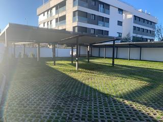 Aparcament cotxe a Calle luis de miranda davalos 44. Ultimas plazas de aparcamiento
