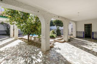 Mas à Las Flores - Huerta. Chalet con piscina y terreno en el centro de las gabias