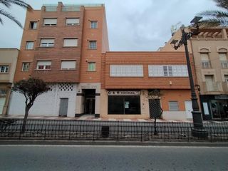 Business premise in Roquetas pueblo