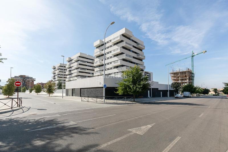 Foto 98807428-bed8-43a0-8336-e549e16994be. Local comercial en avenida avenida de federico garcía lorca local comercial en zona de expansión en Granada