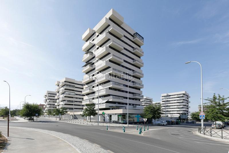 Foto 5ec6bdf6-f393-41da-b77a-4e6fa9a46e57. Local comercial en calle alcalde antonio camacho local comercial en zona de expansión en Granada