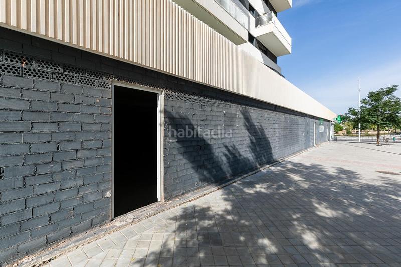 Foto b6e9bec4-eb28-4a68-a183-7c5f6c7d840c. Local comercial en calle alcalde antonio camacho local comercial en zona de expansión en Granada
