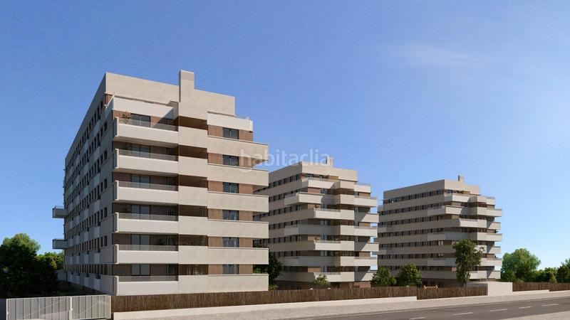 Foto 1429435b-c784-417d-a13c-c09908cb3a70. Piso  4 dormitorios con terraza en Rosaleda - Juventud Granada
