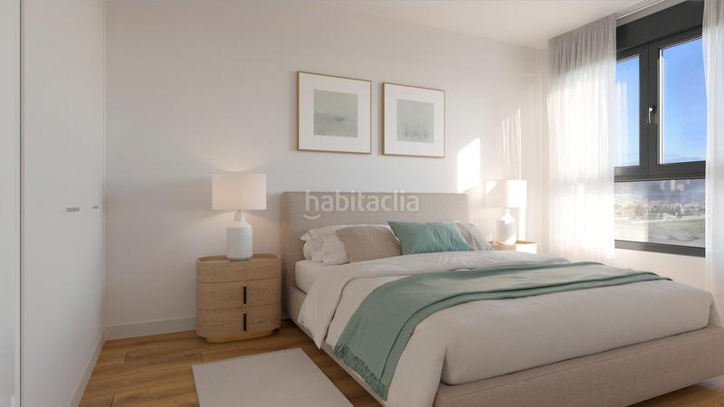 Foto 79f57a42-a71f-45b4-bff1-822a85856be8. Piso  4 dormitorios con terraza en Rosaleda - Juventud Granada