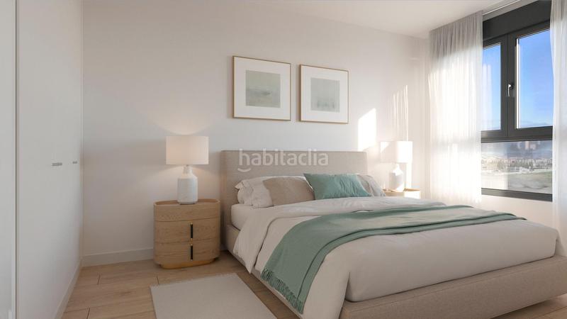Foto f49ef16a-ab0b-4d20-be86-1809499ba9b5. Piso  4 dormitorios con terraza en Rosaleda - Juventud Granada
