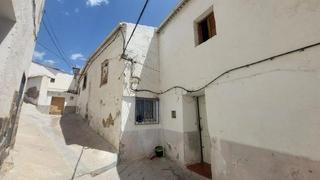 Casa  Camino de tozar. Tu hogar ideal en colomera, granada!