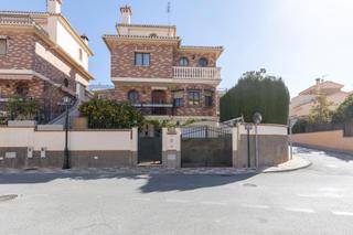Casa a Cájar. Chalet independiente en cájar