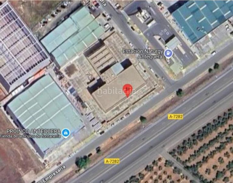 Foto 15c98ea8-2c66-4795-b05a-d0dbc7b9291b. Nave industrial edificio completo de locales, oficinas y garajes en Antequera