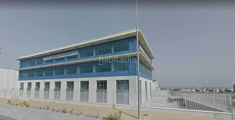Foto bc0db2eb-22df-4e2e-8b0b-ecee8ee89085. Nave industrial edificio completo de locales, oficinas y garajes en Antequera