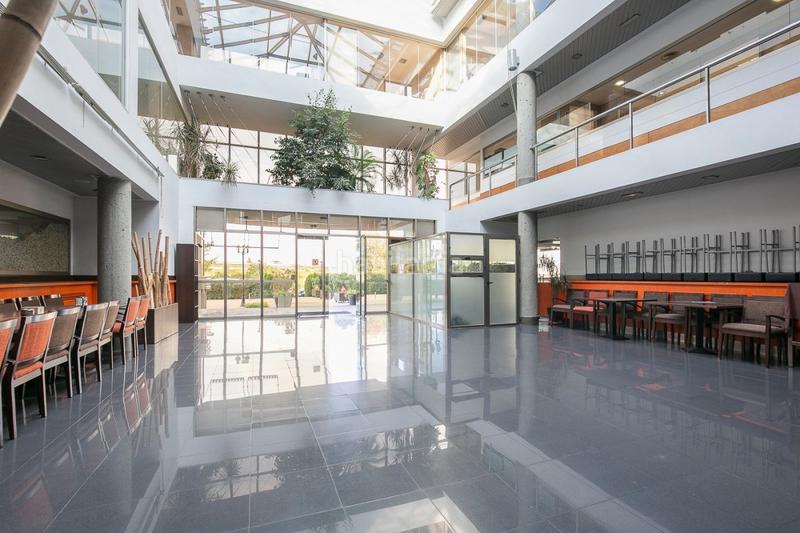 Foto 51f8149e-47e0-4416-8a21-2fcc852533e4. Ufficio con riscaldamento parcheggio in Campus de la Salud Armilla