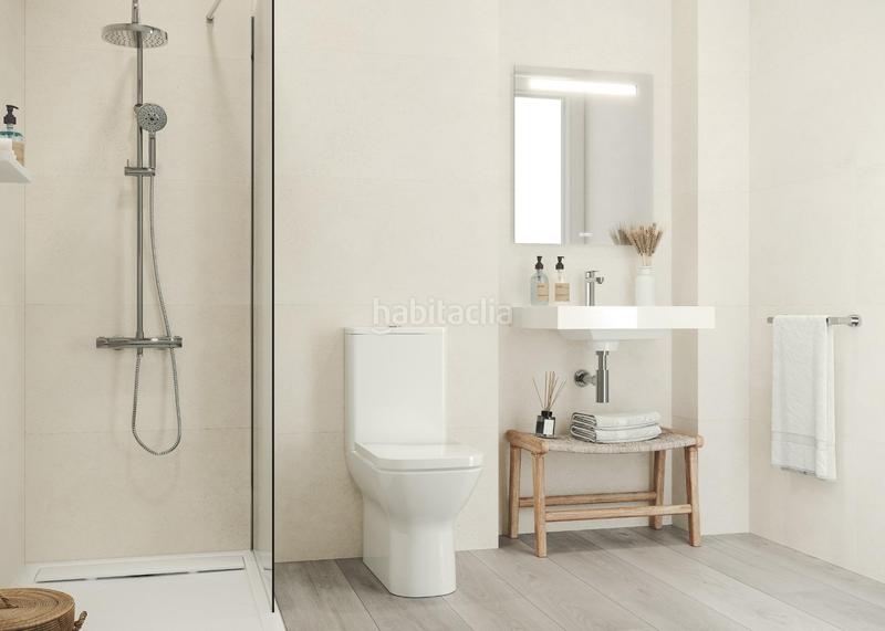 Foto e53a2019-f167-4ddc-b35b-2d03623526eb. A tre livelli con riscaldamento parcheggio piscina in Granada