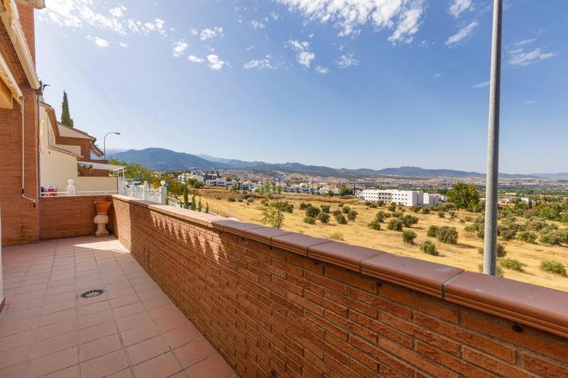 Foto de18a39e-9e9d-4d0d-8c5f-b0879a23c94e. Reihenhaus mit heizung parking pool in Camino de los Neveros - Serrallo Granada