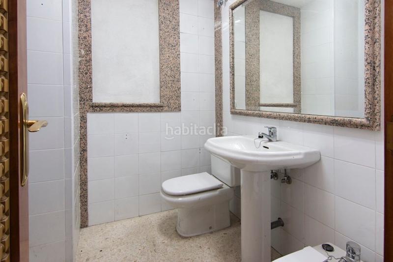 Foto f2f514c4-61ad-4897-9e41-9e5893f46ee3. Local commercial dans Joaquina Eguaras Granada