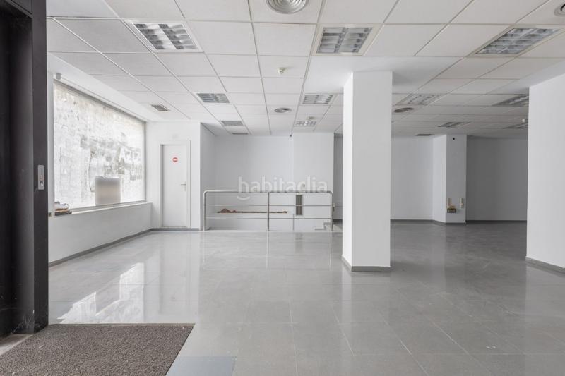 Foto 115462bd-a2d0-4038-8bcd-e9c5d5a19276. Local comercial a calle paseo 10 a Montefrío