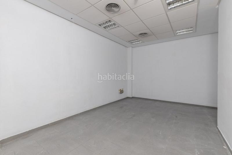 Foto 51b53fcd-7302-43c6-8dd9-52ef9b0cafc2. Local comercial a calle paseo 10 a Montefrío