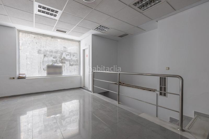Foto c641b339-6319-4e93-9cb9-716d6be15f03. Local comercial a calle paseo 10 a Montefrío