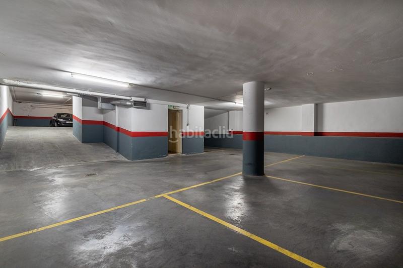 Foto c5b95558-b077-47d9-a6ea-c3e10390e3a3. Car parking in Castaño - Mirasierra Granada