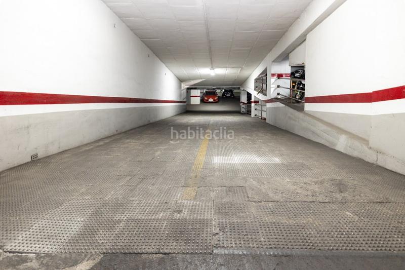 Foto 0875bb8f-96f3-46d8-ba39-36a95b0939fb. Car parking in avenida de la constitucion 22 in Plaza de Toros Granada