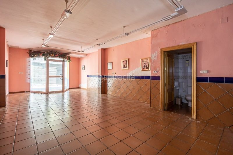 Foto c4ee2b66-c61d-4db6-a0b9-9ca8b2112322. Local comercial a Ogíjares