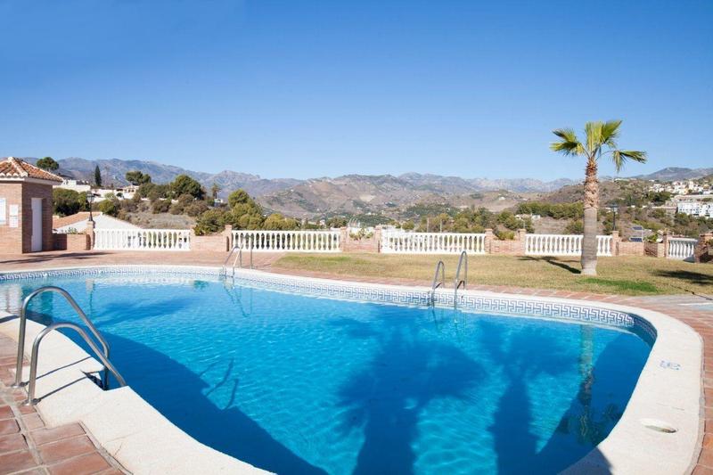 Foto a1d20f7e-5cb3-4c36-8c8f-ac4019923b7d. Dúplex amb calefacció aparcament piscina a Velilla - Velilla Taramay Almuñécar