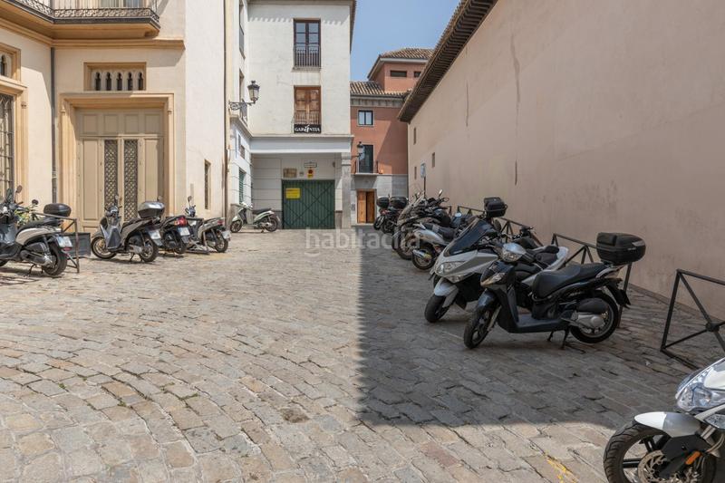 Foto d7825894-88aa-42b2-b5b6-5d37c0716136. Aparcament cotxe a San Matías - Realejo Granada