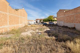 Terreny residencial a Otura. Magnifico solar urbano en el corazón de otura, próximo a todos l