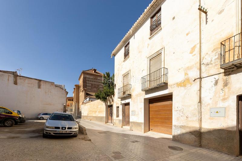 Foto 75154728-c83c-4366-9bc8-8fec7a3d7b96. Edificio detrás de la catedral en Guadix