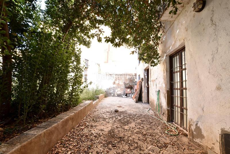 Foto d81793a1-a385-40b1-ae3f-a423c0398d94. Edificio detrás de la catedral en Guadix