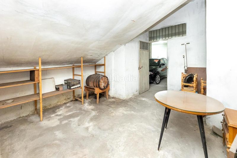 Foto a0c891cc-e954-489d-a1d3-f37a371ad9c0. Aparcament cotxe a Fígares Granada