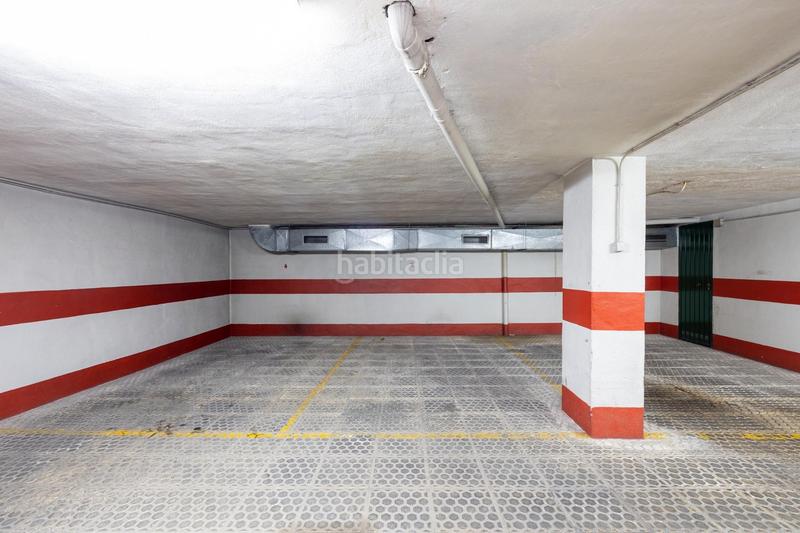 Foto 511eb396-b6db-43db-ae3c-df808c1e8b31. Posto auto in avenida de la constitucion 44 in San Ildefonso Granada