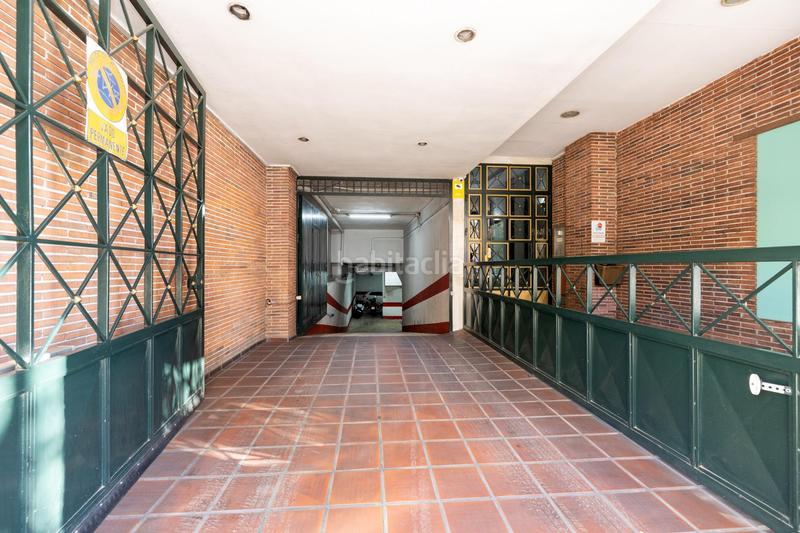 Foto ff48b8b4-4a08-4a68-a0ff-64c380f1ef10. Posto auto in avenida de la constitucion 44 in San Ildefonso Granada