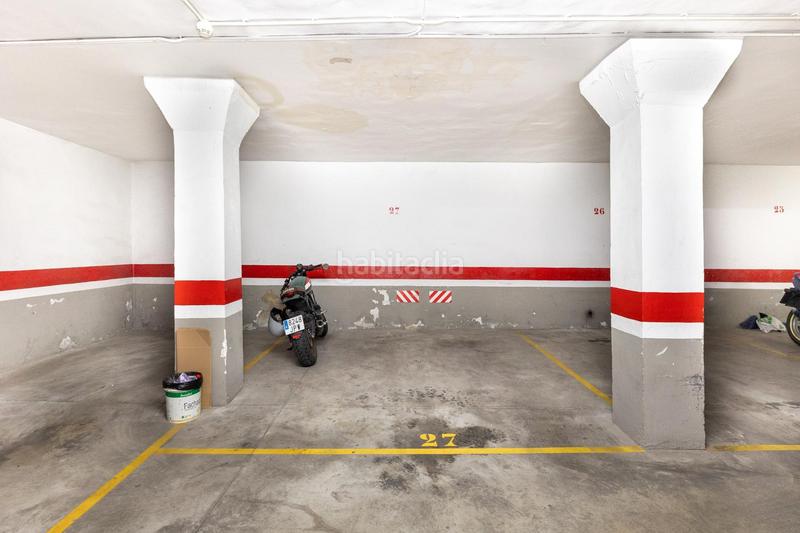 Foto fc200aa9-6fa0-4a61-9211-2b35ec9f3a4f. Parking voiture dans Camino de Ronda Granada