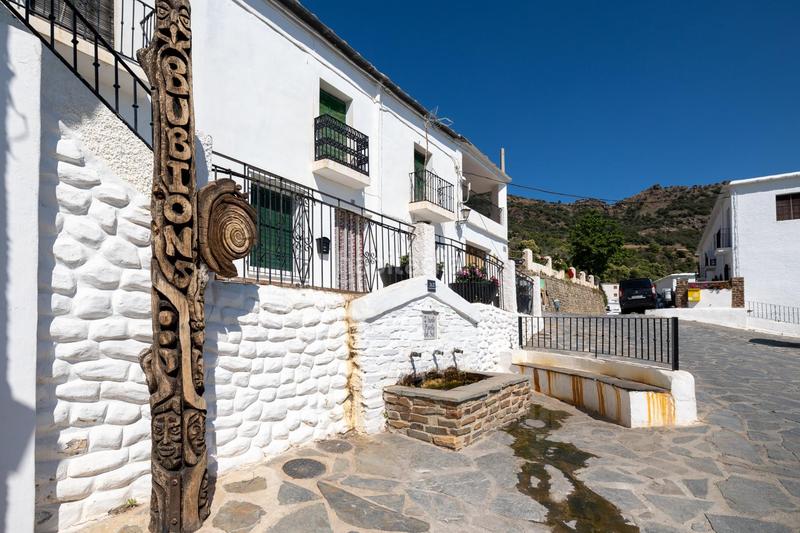Foto f03d73e4-b64d-4eb3-8865-af0ba8af66a9. Casa magnifica casa en Bubión