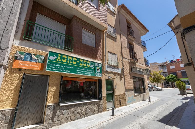 Foto f3fd4711-ed21-4641-b762-35502ff32275. Piso en calle calle general serrano 7 vive en el corazón piso amplio y luminoso en Dúrcal