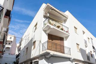 Pis  Calle manuel de falla 9. Piso en el centro de salobreña