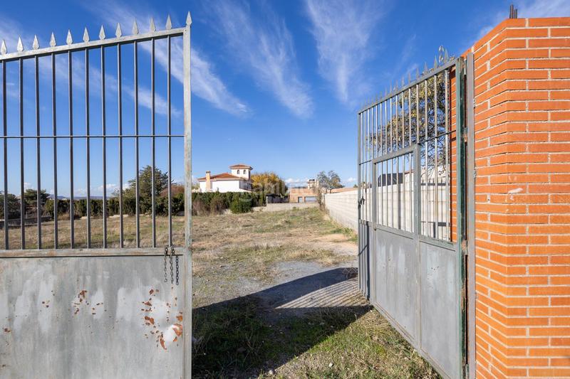 Foto ee736c9a-4c38-4dd3-8dbe-c6845f52cd81. Terreno residencial en caléndula 8 solar urbano de 1483 m2 . en Otura