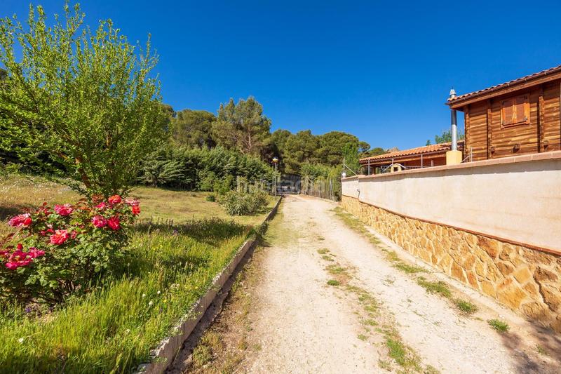 Foto d8983bfb-a99b-4bb9-937e-6c374dfc4f04. Finca rústica preciosa parcela ideal para poner una caravana o casa movil, para pasar fines de semana o vacaciones en Iznalloz