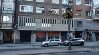 Local Comercial en Calle Acera del Darro