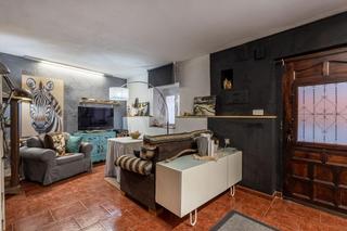 Maison à Bola de Oro. Casa de 3 plantas a un paso del centro