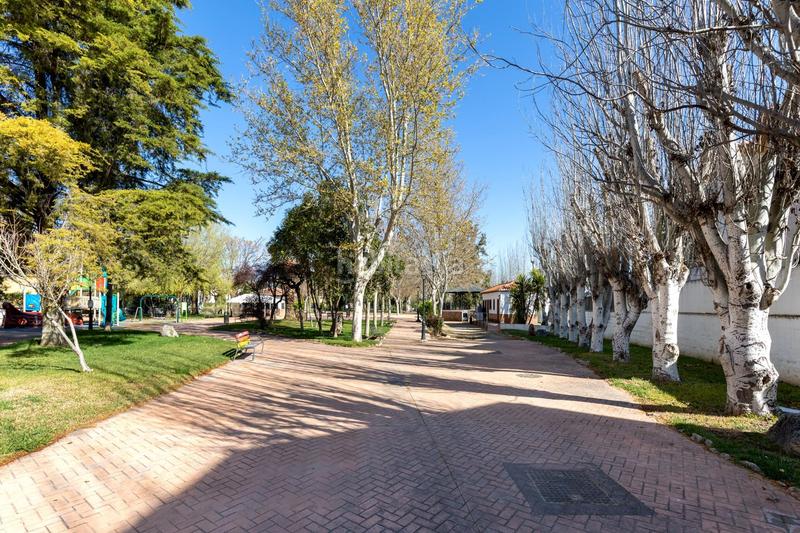 Foto b98feee9-2e97-4639-aec9-5febb31278bd. Terreno residencial venta de parcela urbana zona santa clara golf en Otura