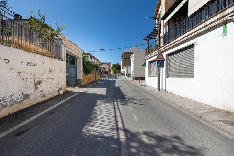 Foto 5854c652-fd30-44f4-8e43-c608ef83e8e2. Local comercial local céntrico en la carretera de granadagojar en Gójar