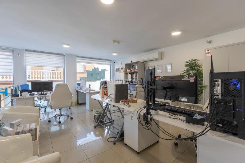 Foto 25dee1d5-98fc-4492-b628-7e821b9a6d70. Local comercial oportunidad! local comercial totalmente reformado en la mejor zona de cullar vega! en Cúllar Vega