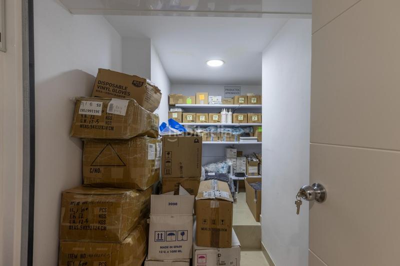 Foto 2fc52326-d1ec-4233-a7eb-3cee965a7bb1. Local comercial oportunidad! local comercial totalmente reformado en la mejor zona de cullar vega! en Cúllar Vega
