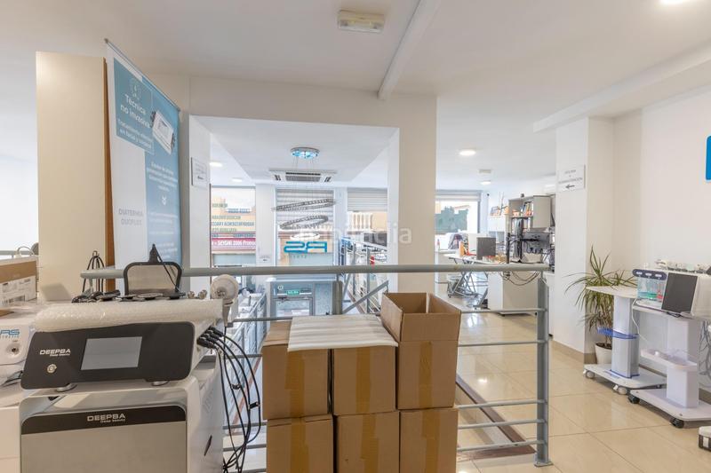 Foto a92a1bd6-a973-4930-8080-3d4a3b85be38. Local comercial oportunidad! local comercial totalmente reformado en la mejor zona de cullar vega! en Cúllar Vega