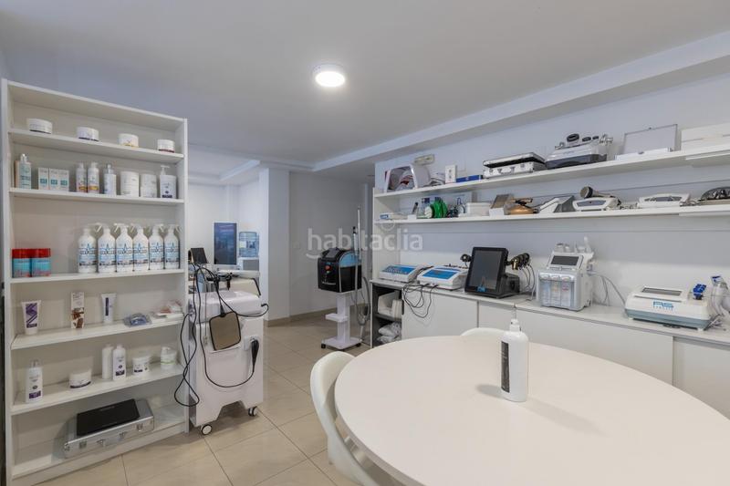 Foto b658d46e-a545-4b6f-ba3e-0c1a875e24ba. Local comercial oportunidad! local comercial totalmente reformado en la mejor zona de cullar vega! en Cúllar Vega