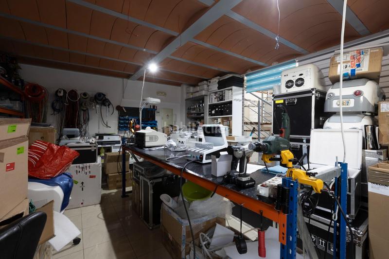 Foto ccf1e935-8b1b-4ff4-935d-b6051bfc70dc. Local comercial oportunidad! local comercial totalmente reformado en la mejor zona de cullar vega! en Cúllar Vega