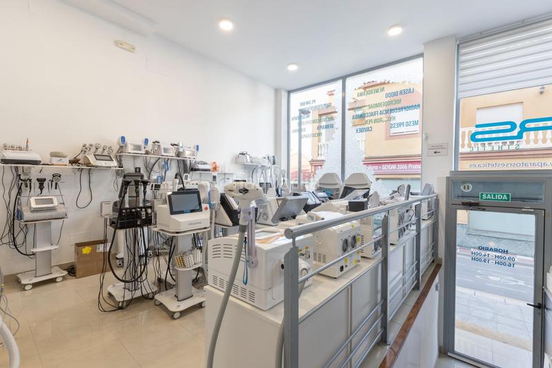Foto dca157bd-2a9b-4ae4-84a2-5dc7e6934c1a. Local comercial oportunidad! local comercial totalmente reformado en la mejor zona de cullar vega! en Cúllar Vega
