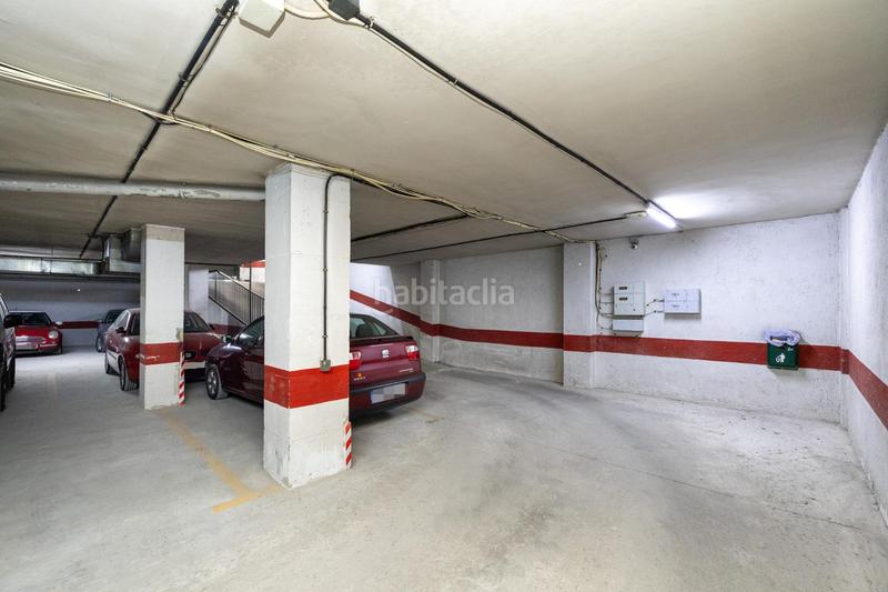 Foto 11680011-46fd-4fcc-92cd-6600b593b2e0. Parking coche en calle socrates 14 plaza de garaje en venta en calle socrates en Granada