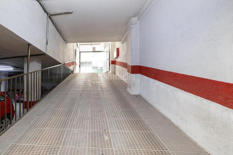 Foto a9868e40-cef6-4751-9dda-6b36378c3217. Parking coche en calle socrates 14 plaza de garaje en venta en calle socrates en Granada