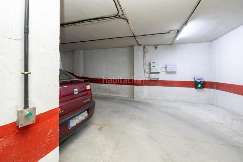 Foto c18f9eb2-2695-47e5-beb5-0f73621cdb6d. Parking coche en calle socrates 14 plaza de garaje en venta en calle socrates en Granada